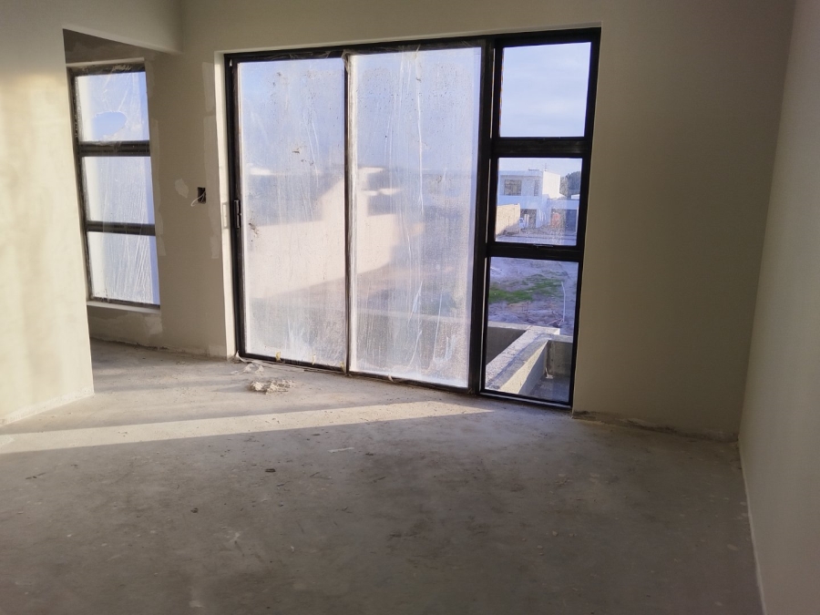  Bedroom Property for Sale in Sandown Western Cape